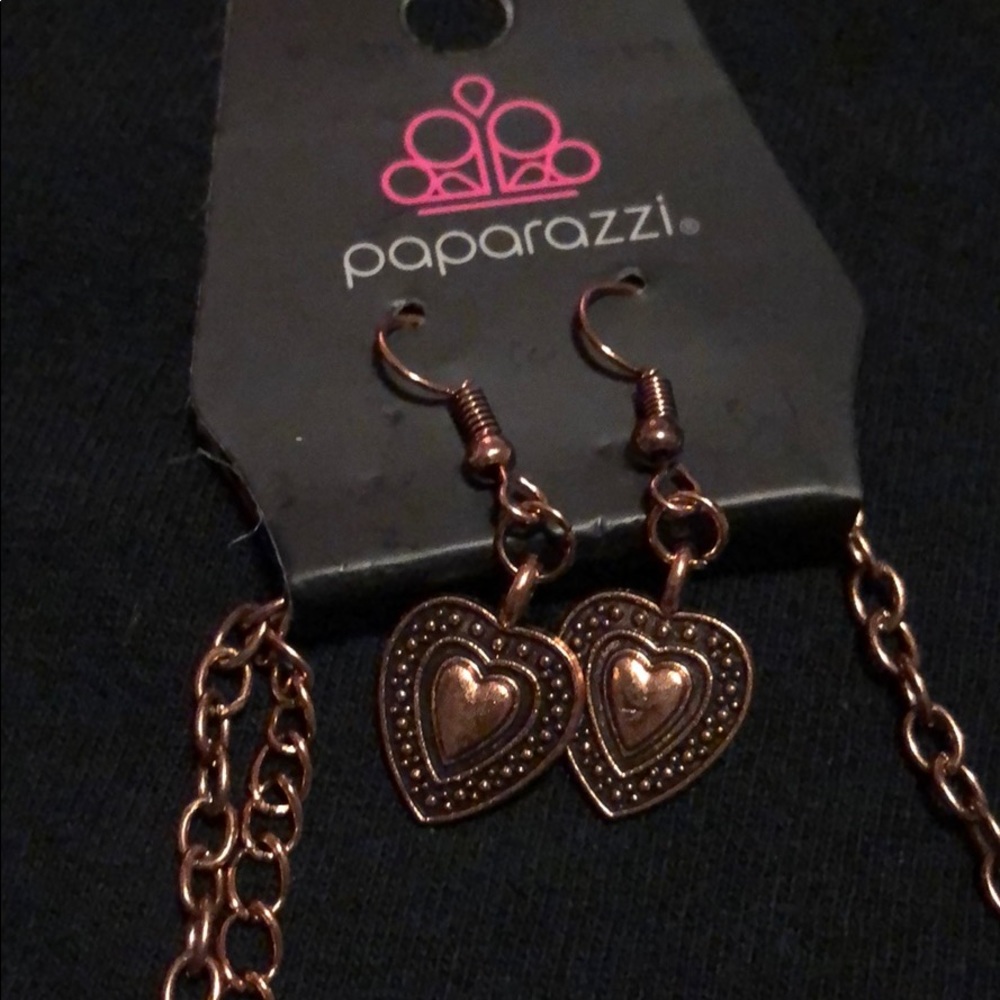 Jewelry - Paparazzi Heart Shaped